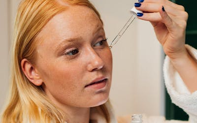 ¿Qué hace el ácido hialurónico en la piel?