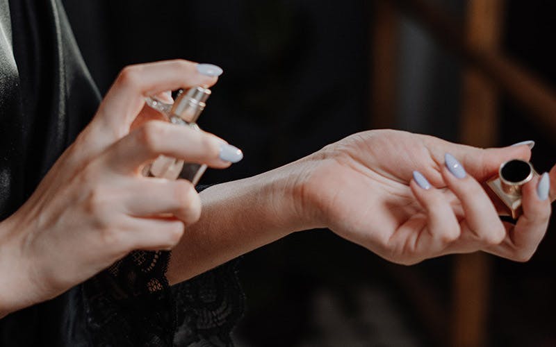 Perfumes Afrutados para Mujer: Guía para Elegir el Ideal