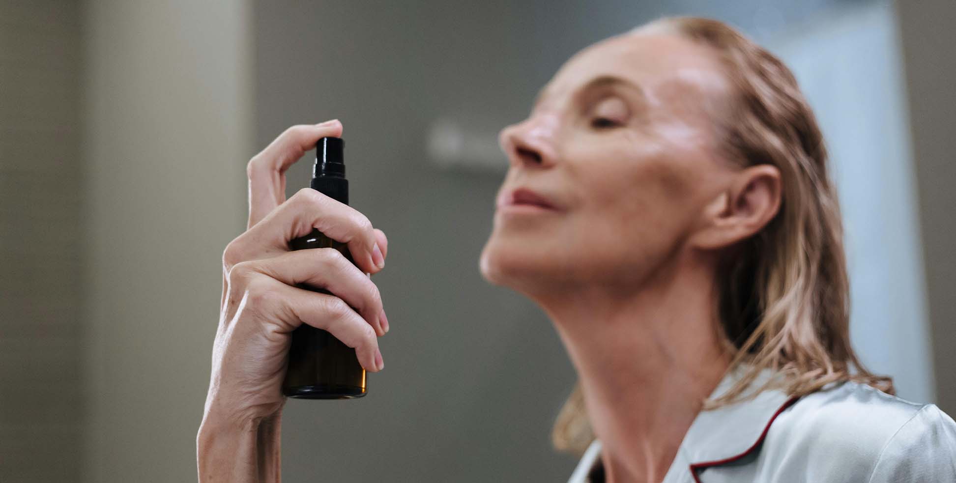 Para qué sirve la bruma facial y cómo usarla